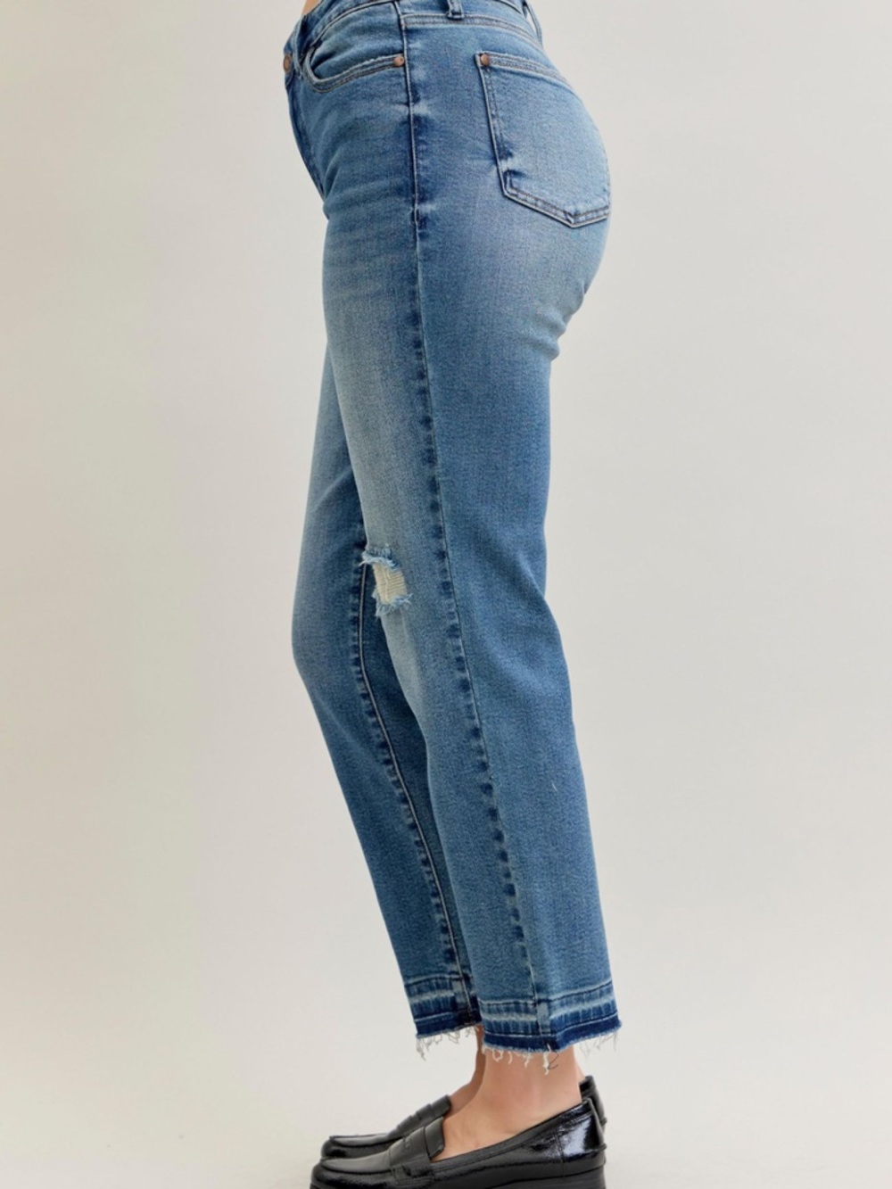 Judy Blue MR BF Patch & Repair Destroy Release Hem - Picture 3 of 10